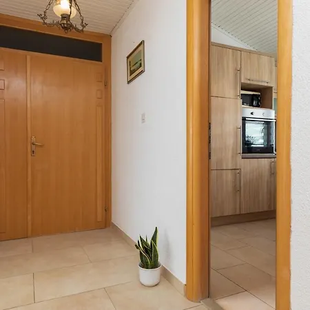 By The Sea Duce, Omis - 2992 Apartment Dugi Rat