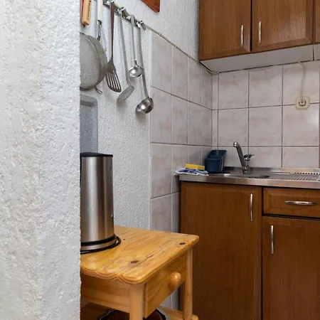 Apartment By The Sea Duce, Omis - 2992 Dugi Rat