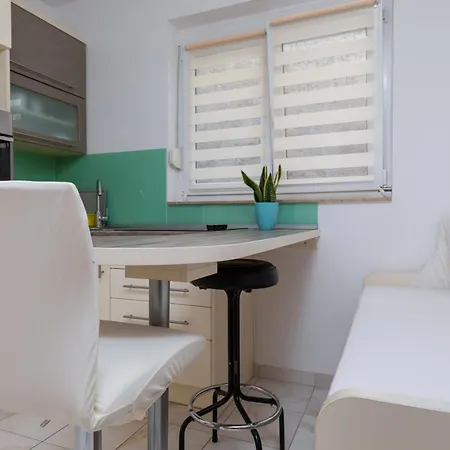 By The Sea Duce, Omis - 2992 Apartment *